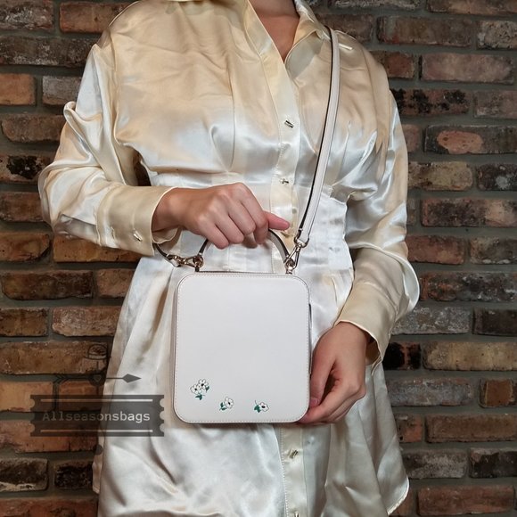 KATE SPADE x Disney Daisy Tigger Winnie the Pooh Tiger Crossbody Bag Purse NWT - Picture 10 of 11